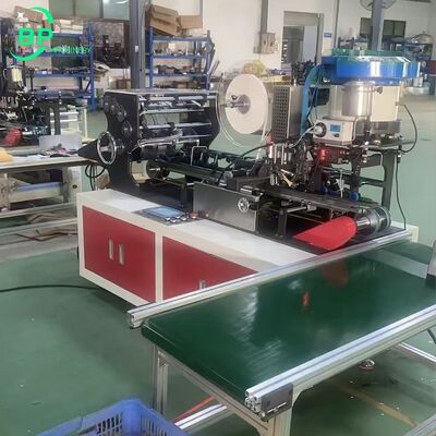 Machine à enveloppes Kraft Clasp bp001 avec perforation et insertion d'attache métallique pour différents formats de papier kraft.