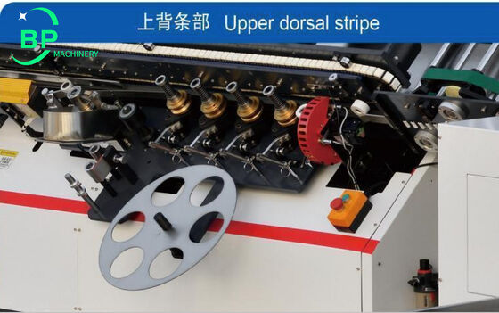 Machine d'emballage automatique de dos de cahier BPBB30L2F avec double alimentateur de couverture et fonctions de colle froide ou de colle chaude pour la reliure de cahiers de lycée