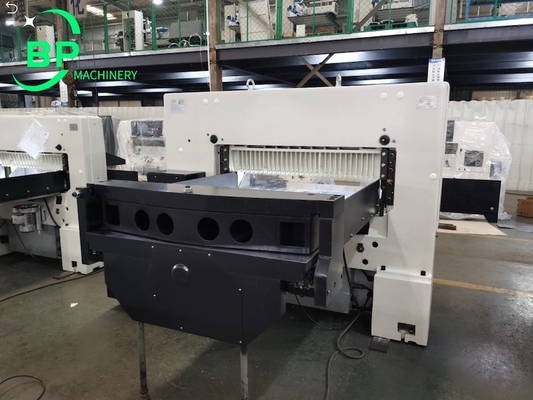 Coupeur de papier de papier automatisé hydraulique à grande vitesse et coupe QZYK130 de machines de publication périodique de la guillotine K